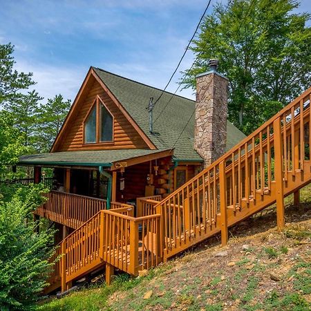 Inviting Sevierville Cabin With Deck And Hot Tub! Exteriör bild