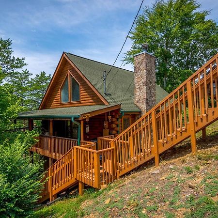 Inviting Sevierville Cabin With Deck And Hot Tub! Exteriör bild