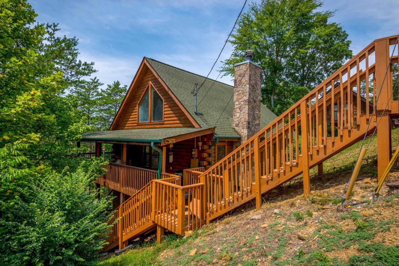 Inviting Sevierville Cabin With Deck And Hot Tub! Exteriör bild