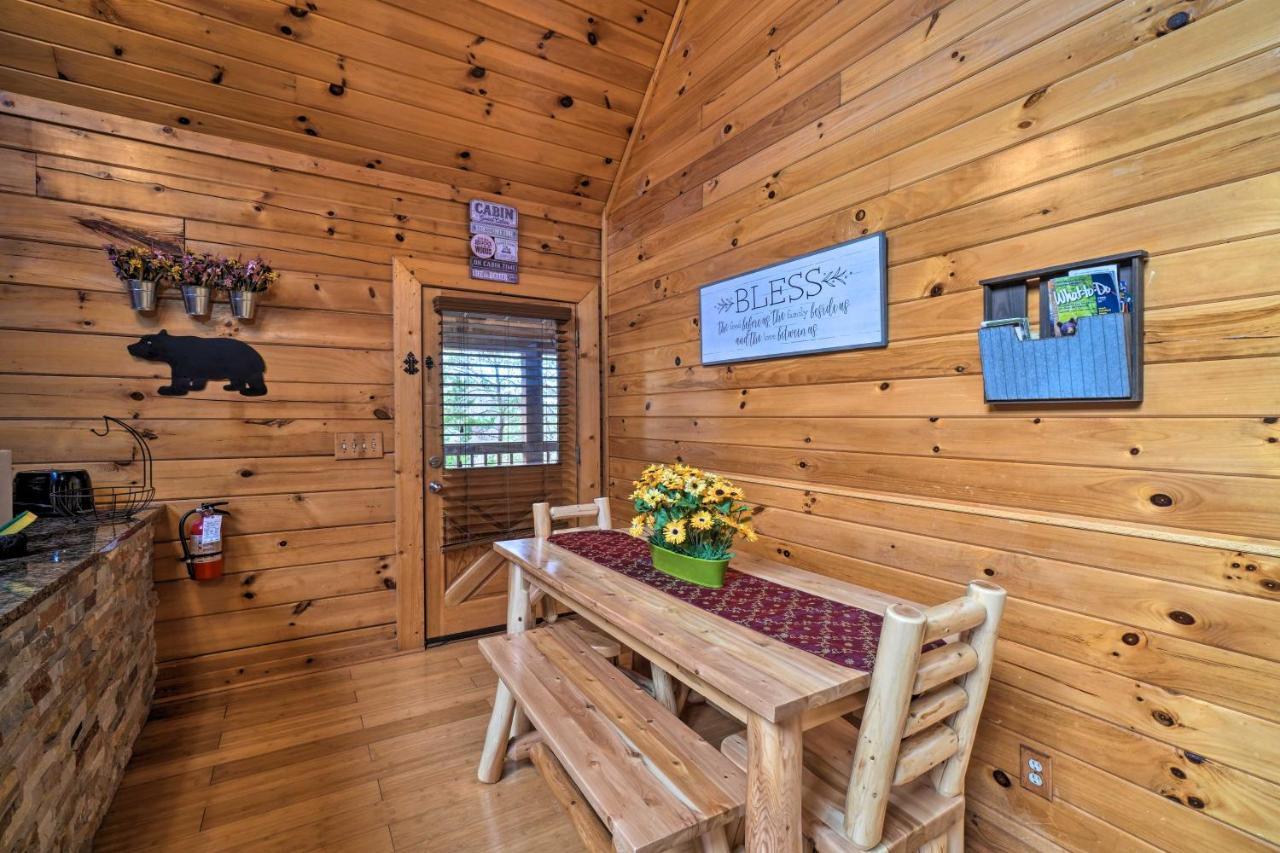 Inviting Sevierville Cabin With Deck And Hot Tub! Exteriör bild